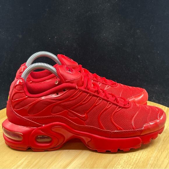 Nike Air Max Plus TN Triple Red October size 6y CQ9748-600 (Size 7.5 Wmns) - Picture 4 of 10